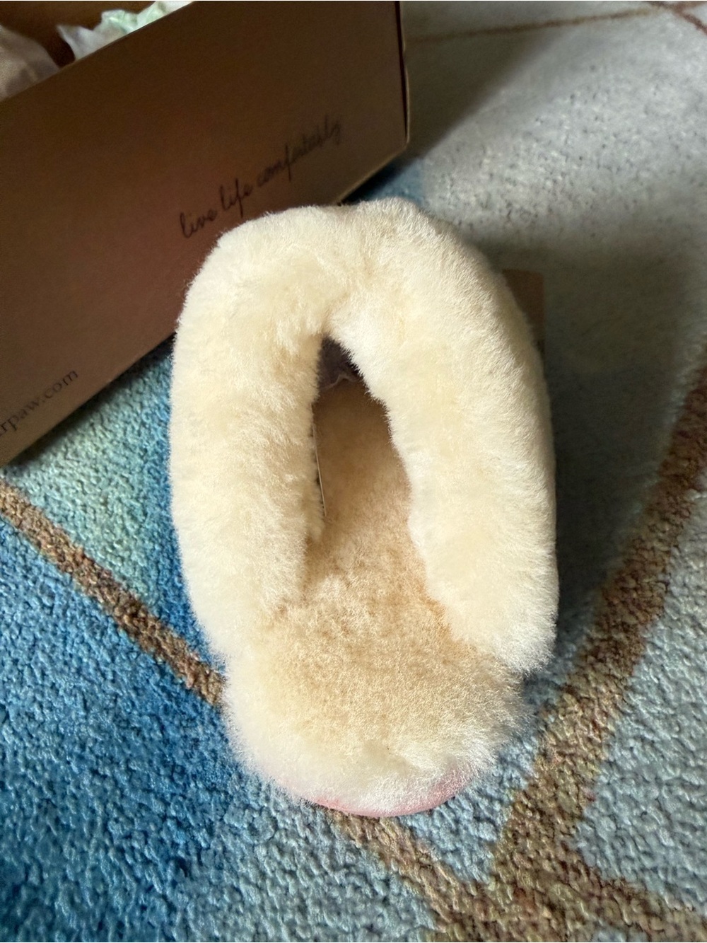 NWT BearPaw Quilted Pink Satin Clog with Cream Shearling Cuff - Picture 4 of 7